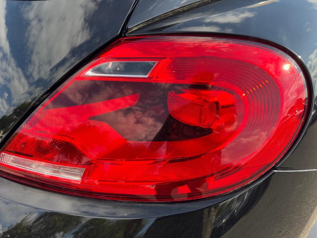 2014 Volkswagen Beetle 1.8T Image 30 of 33