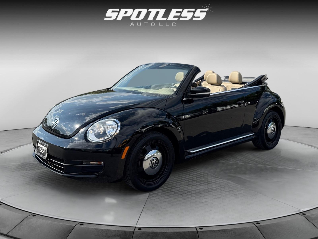 2014 Volkswagen Beetle 1.8T Image 2 of 33