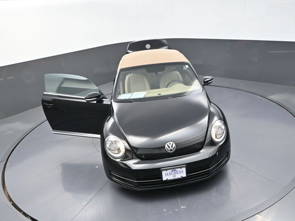 2014 Volkswagen Beetle 1.8T Image 8 of 44