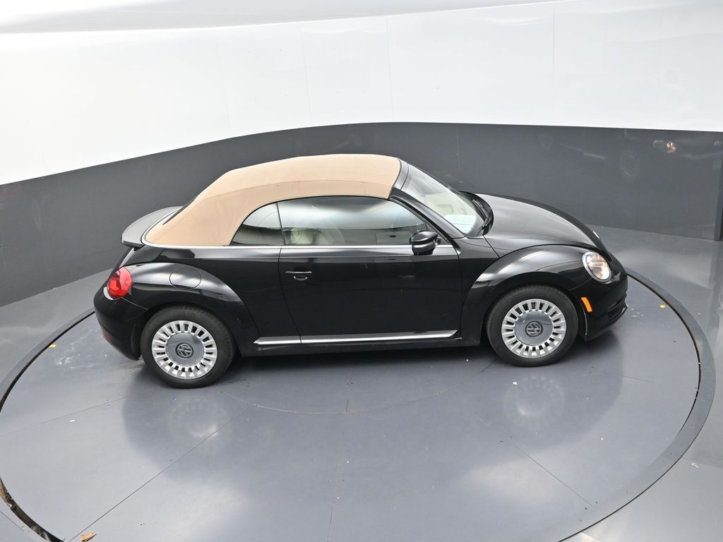 2014 Volkswagen Beetle 1.8T Image 14 of 44