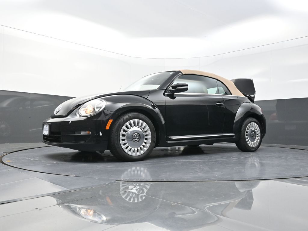 2014 Volkswagen Beetle 1.8T Image 4 of 44