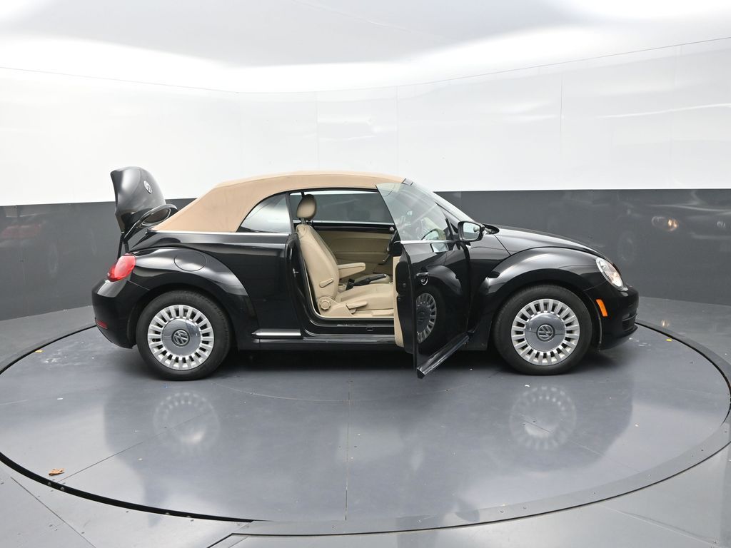 2014 Volkswagen Beetle 1.8T Image 37 of 44
