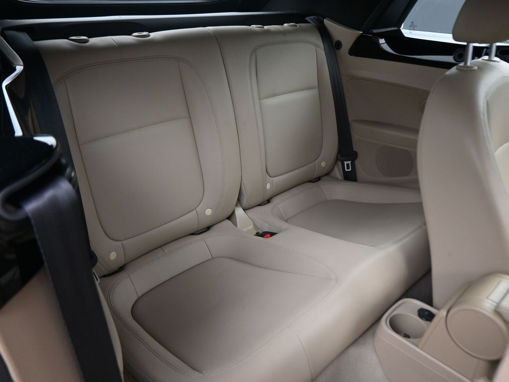 2014 Volkswagen Beetle 1.8T Image 31 of 44