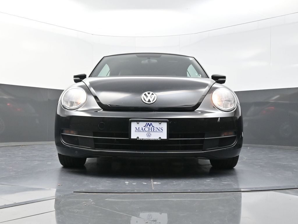 2014 Volkswagen Beetle 1.8T Image 6 of 44