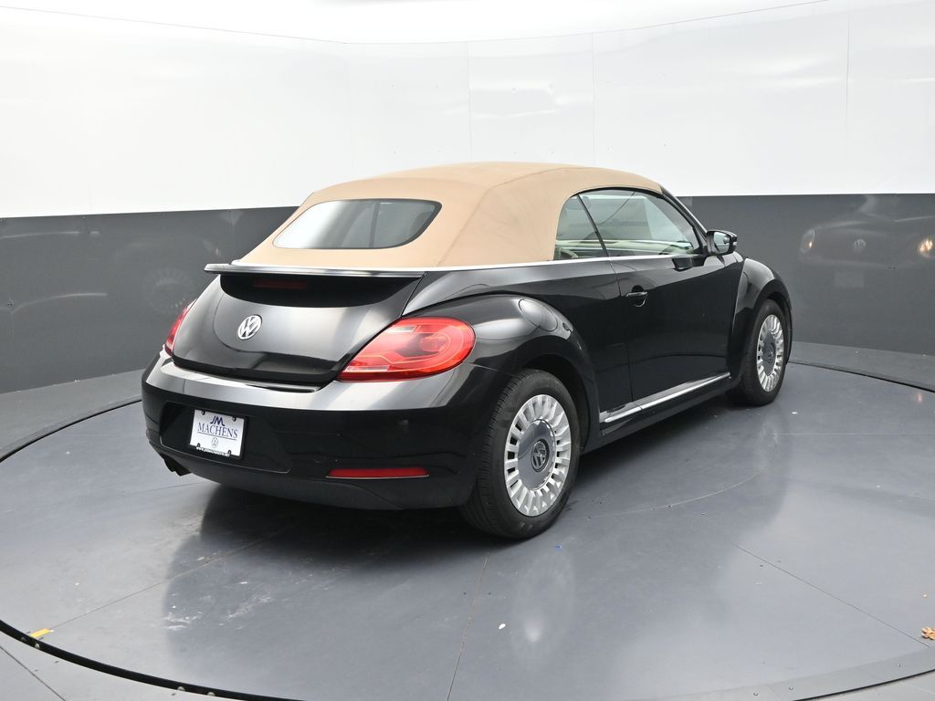 2014 Volkswagen Beetle 1.8T Image 15 of 44