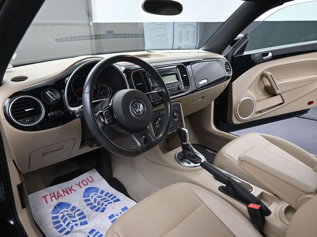 2014 Volkswagen Beetle 1.8T Image 34 of 44