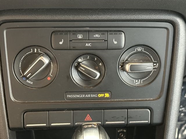 Vehicle image 33 of 35