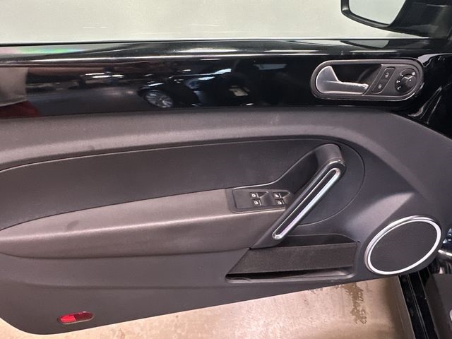 Vehicle image 32 of 35