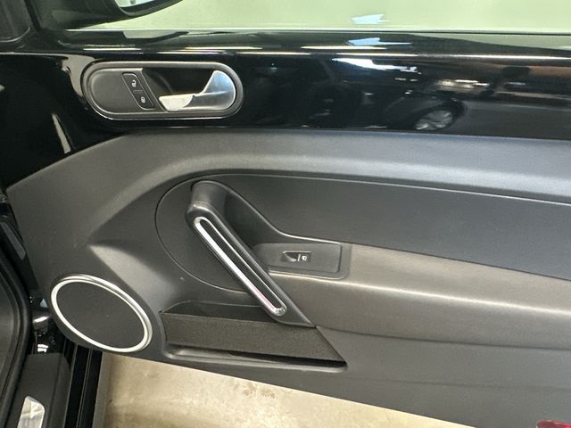 Vehicle image 25 of 35