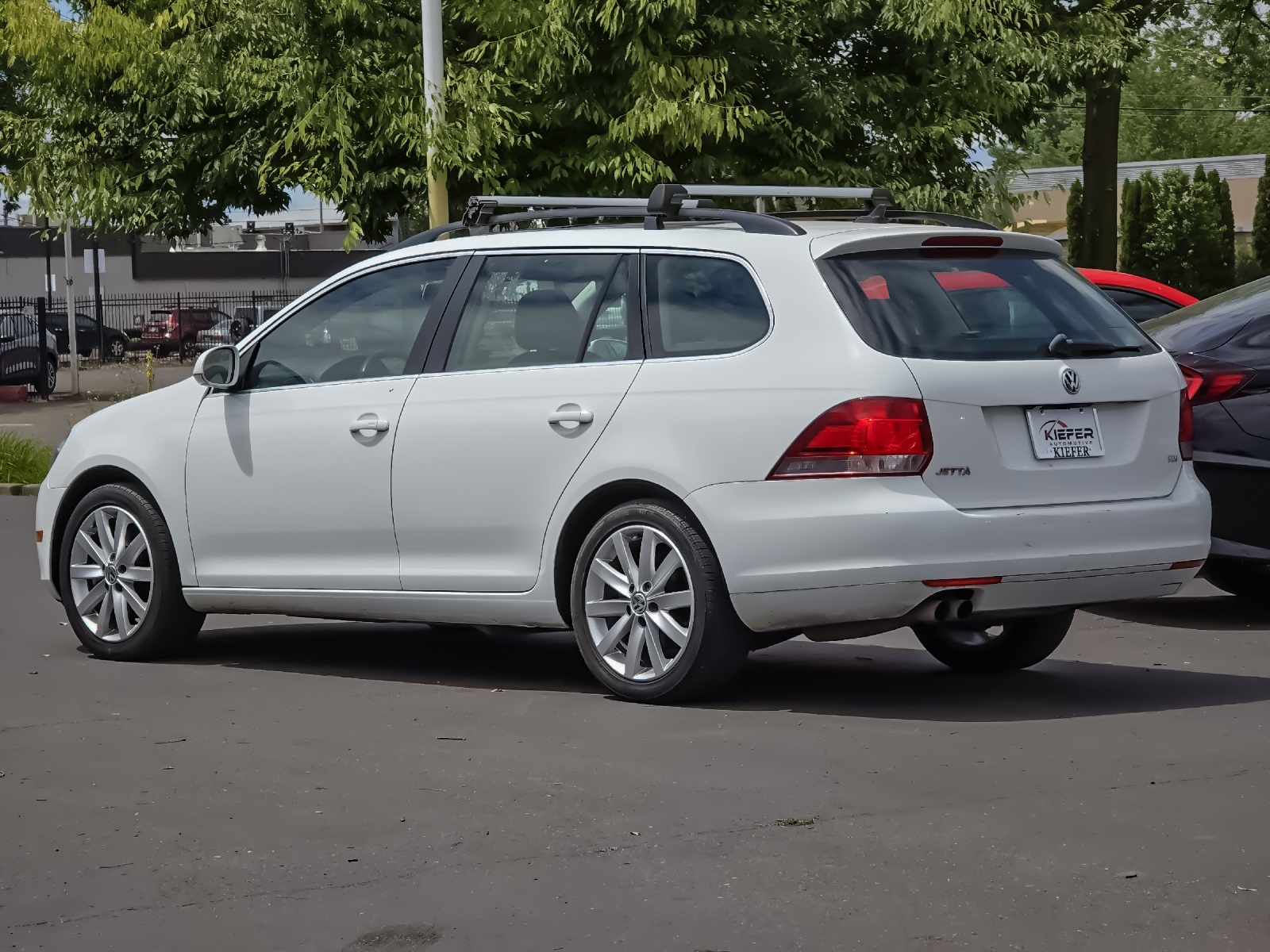 Vehicle image 8 of 27