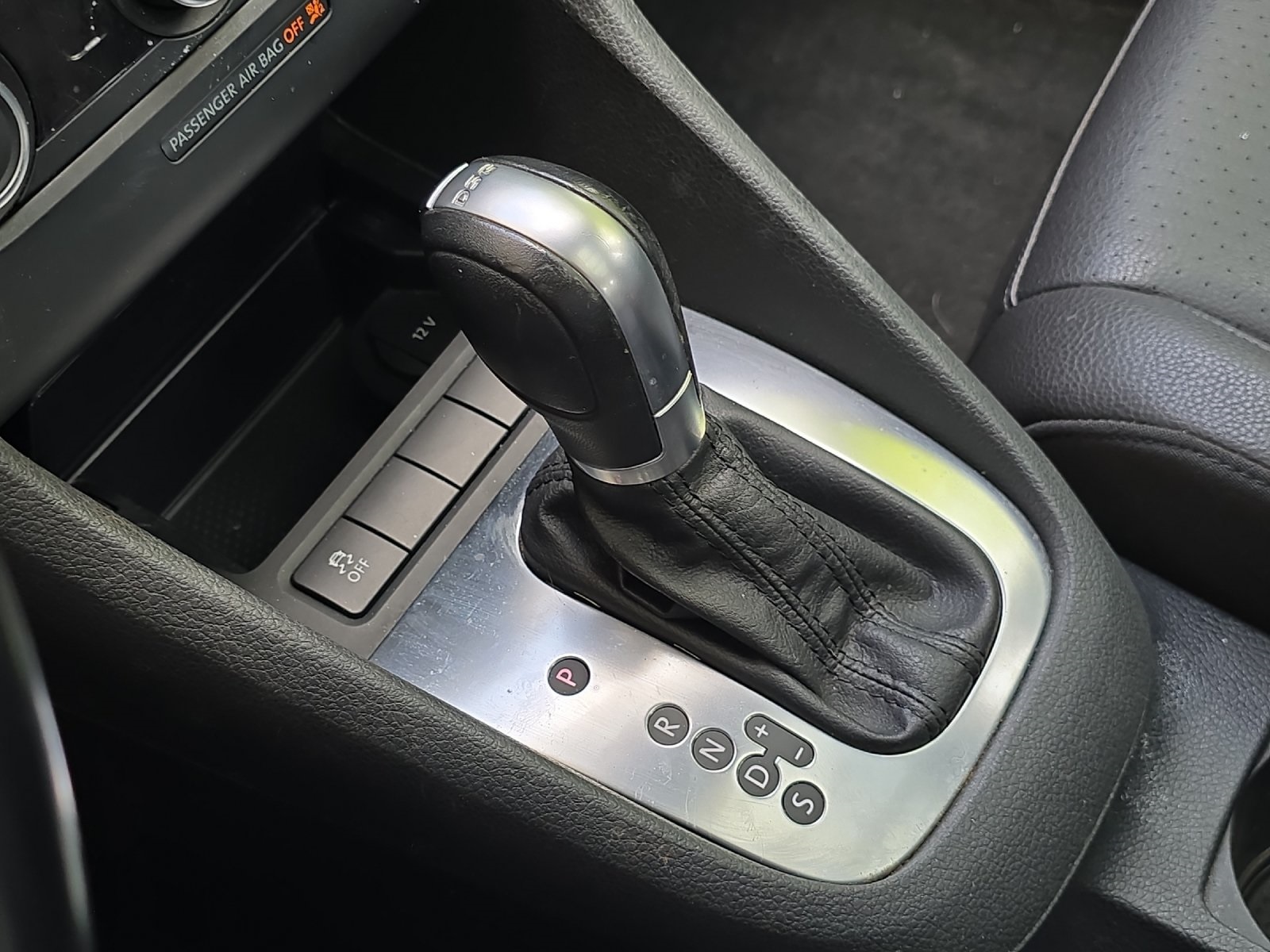 Vehicle image 20 of 27