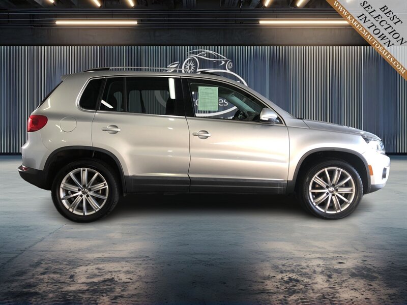 Vehicle image 7 of 23
