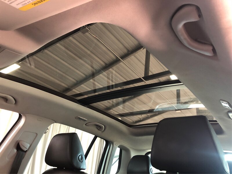 Vehicle image 11 of 23