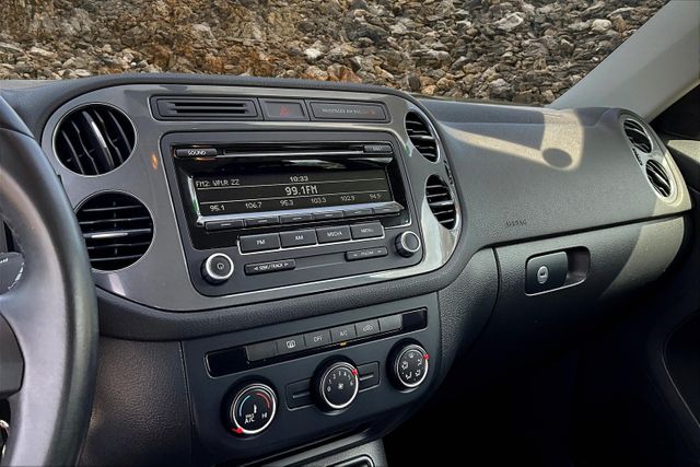 Vehicle image 19 of 31