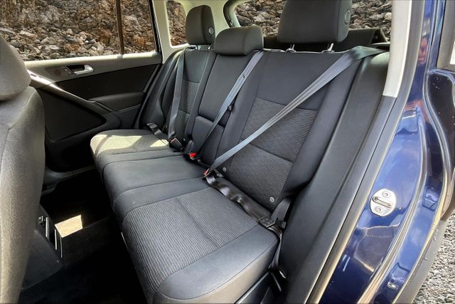 Vehicle image 24 of 31