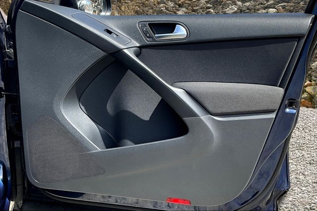 Vehicle image 22 of 31