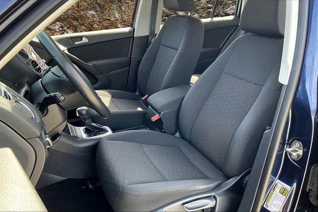 Vehicle image 23 of 31