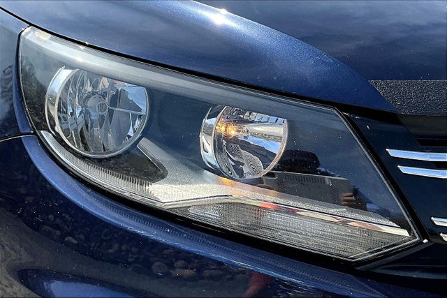Vehicle image 27 of 31