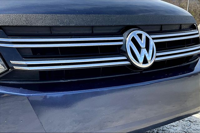 Vehicle image 26 of 31