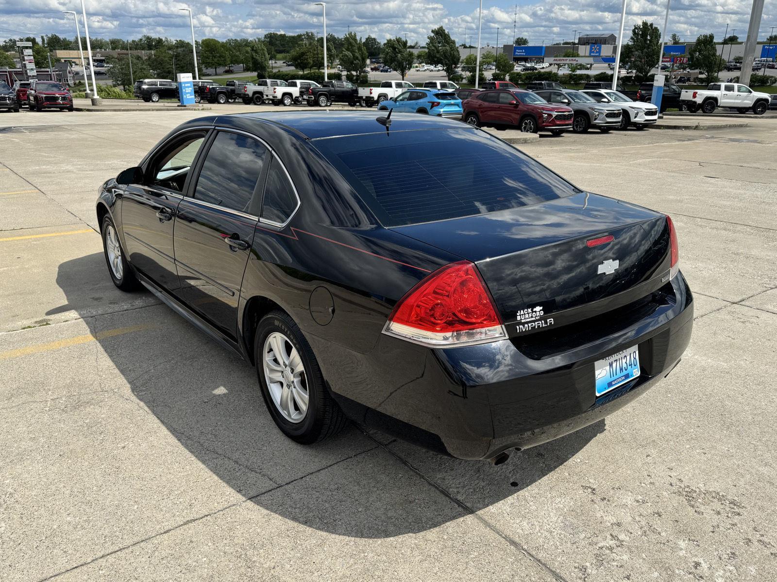Vehicle image 10 of 41