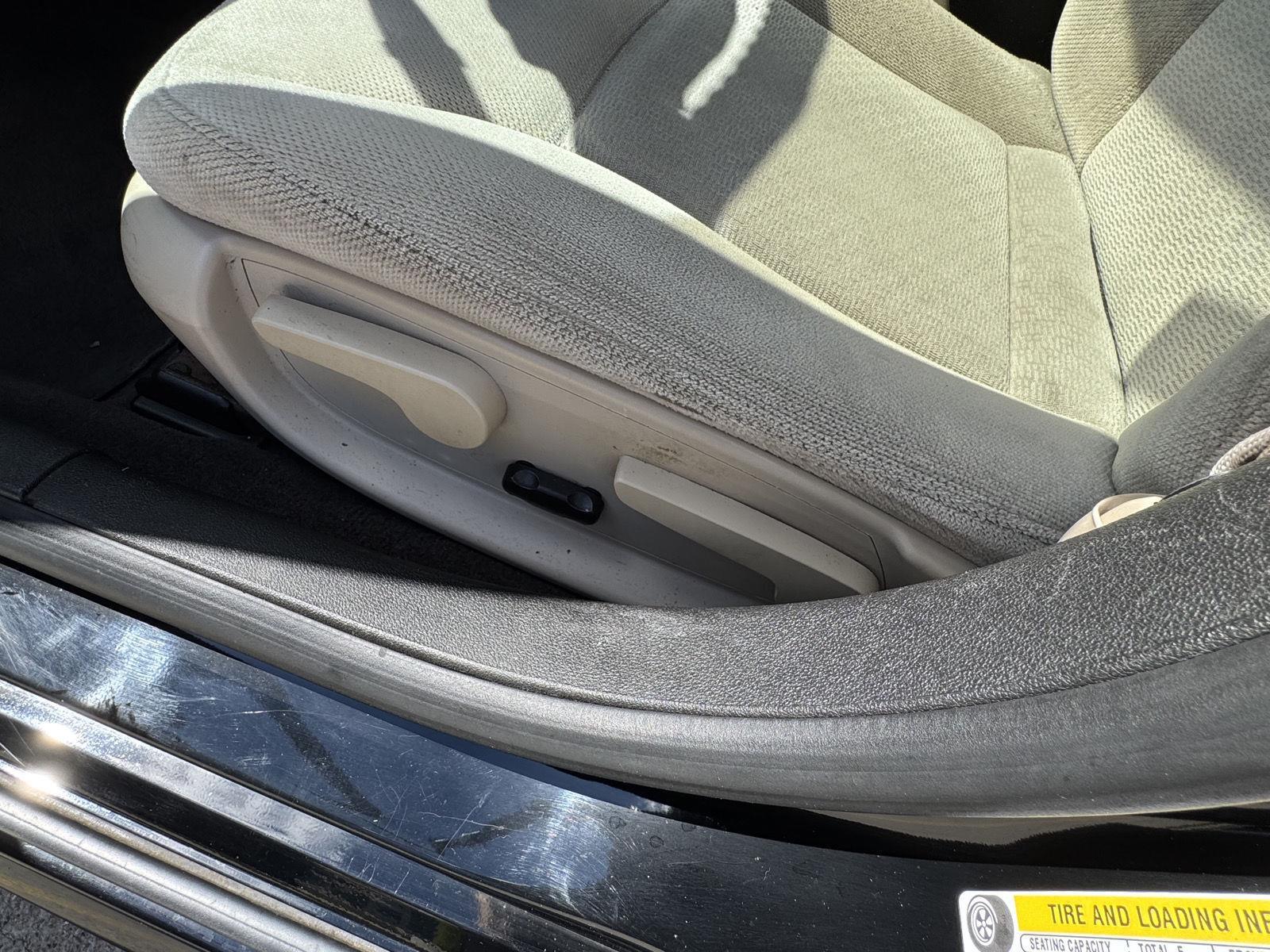 Vehicle image 16 of 41