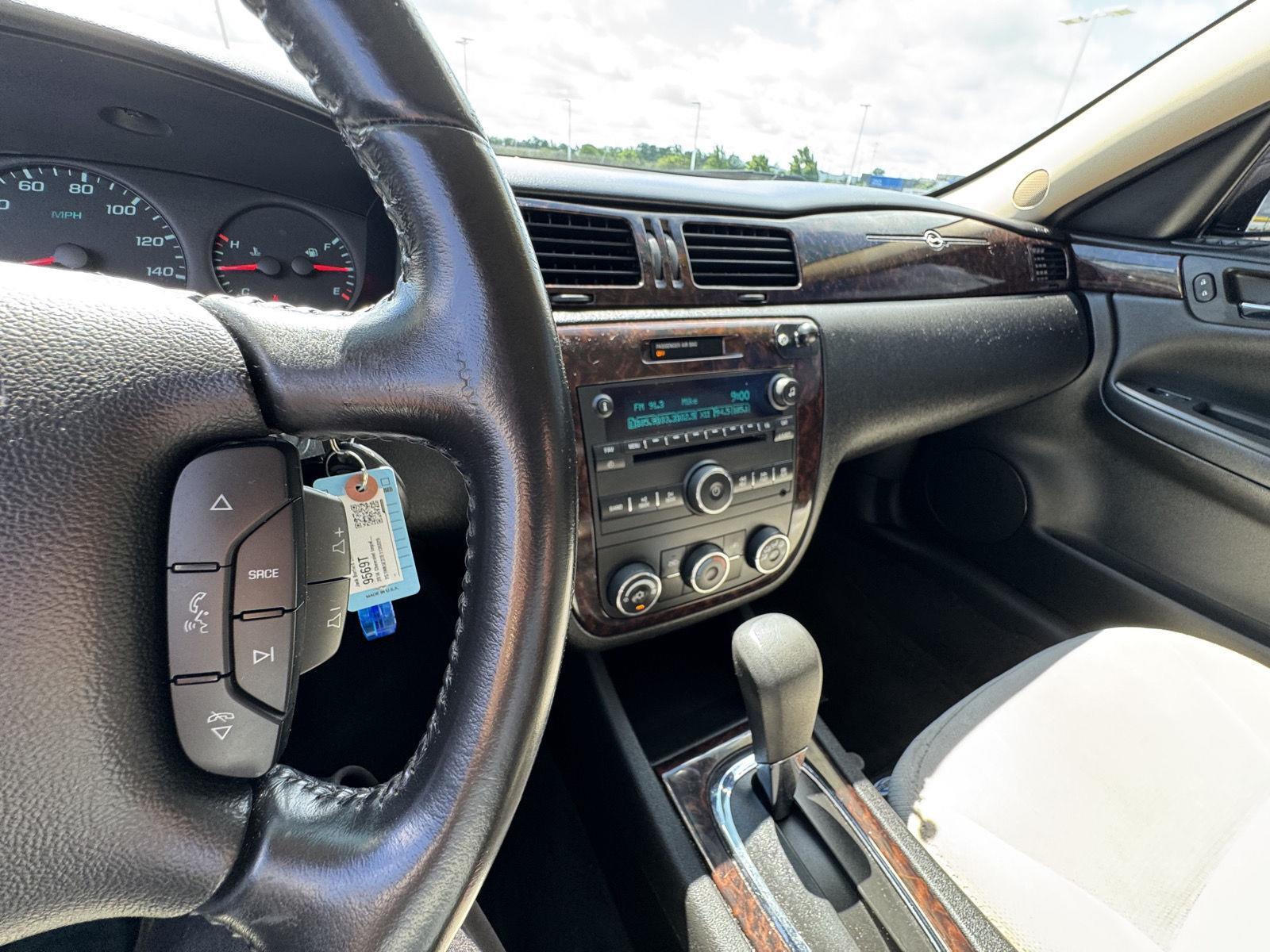 Vehicle image 22 of 41