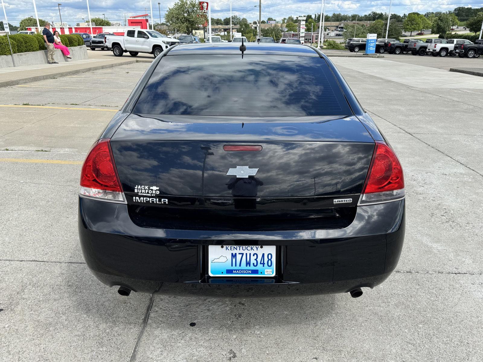 Vehicle image 9 of 41