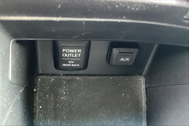 Vehicle image 24 of 33