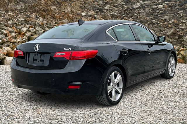 Vehicle image 4 of 33