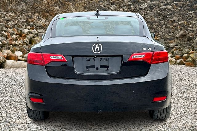 Vehicle image 5 of 33