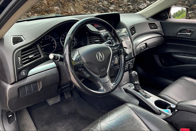 Vehicle image 14 of 33