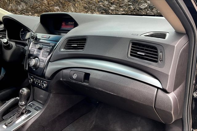 Vehicle image 12 of 33