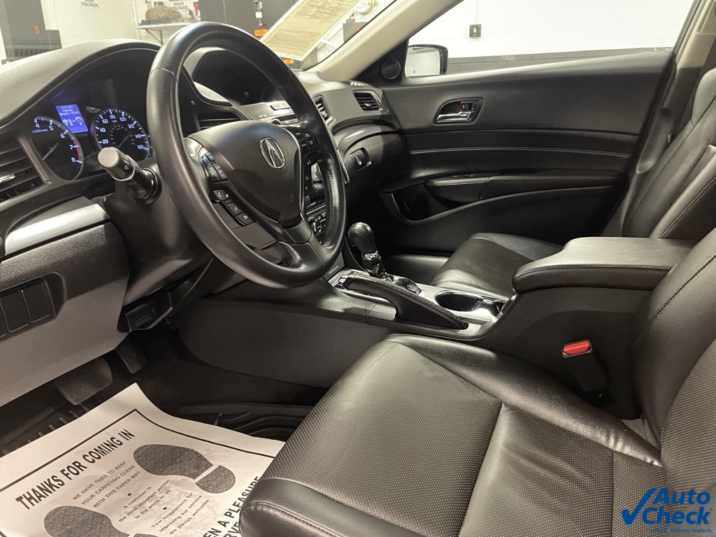 Vehicle image 22 of 64