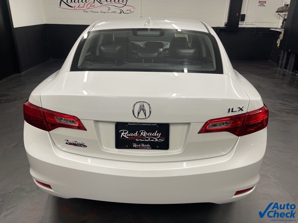 Vehicle image 11 of 64