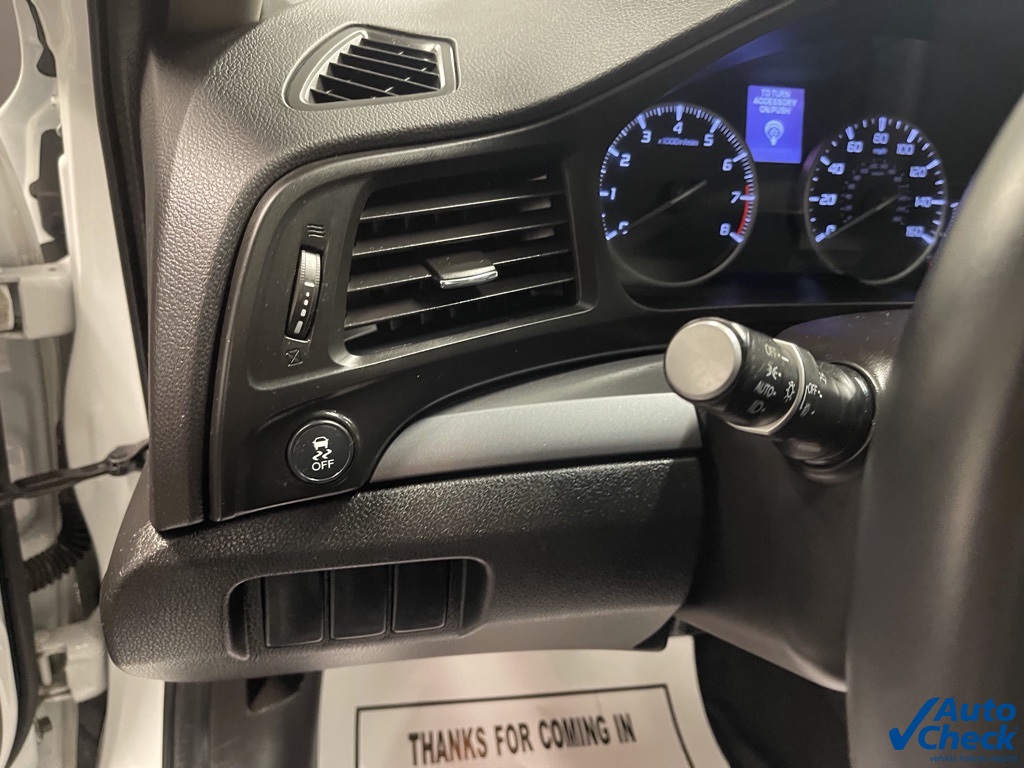 Vehicle image 21 of 64