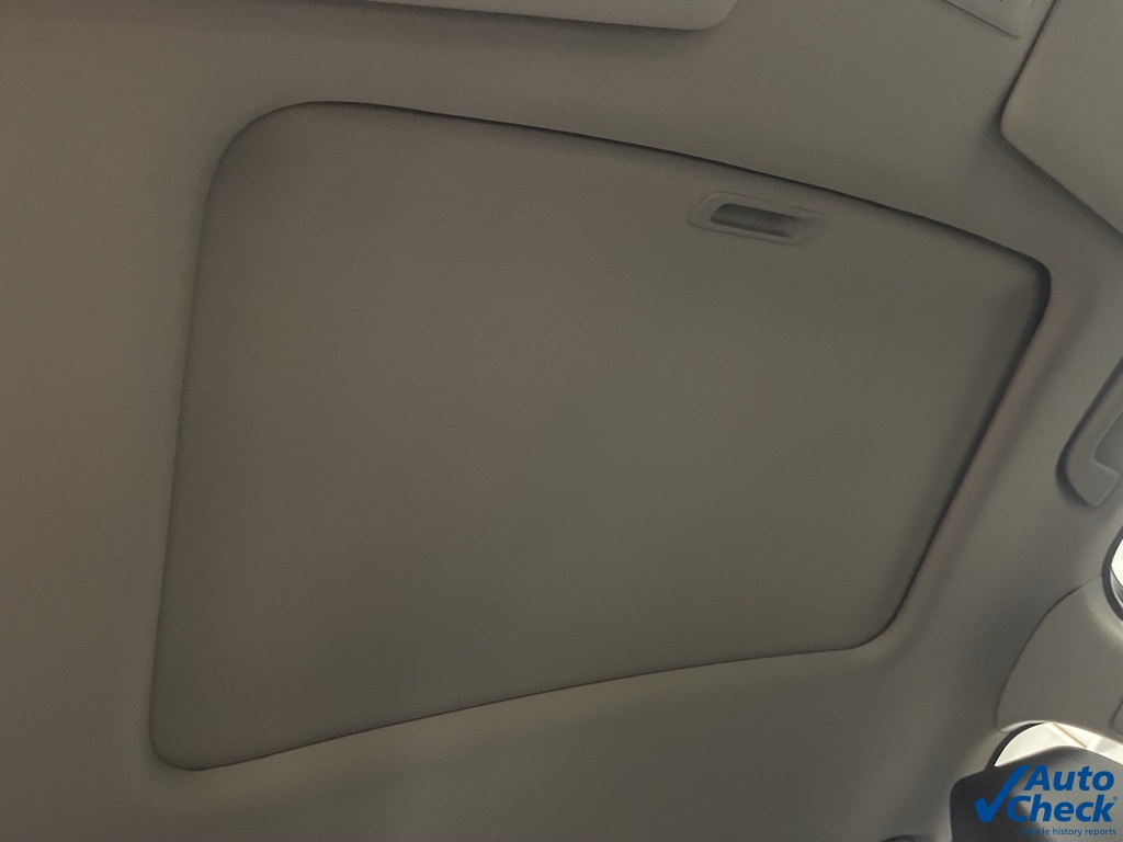 Vehicle image 38 of 64