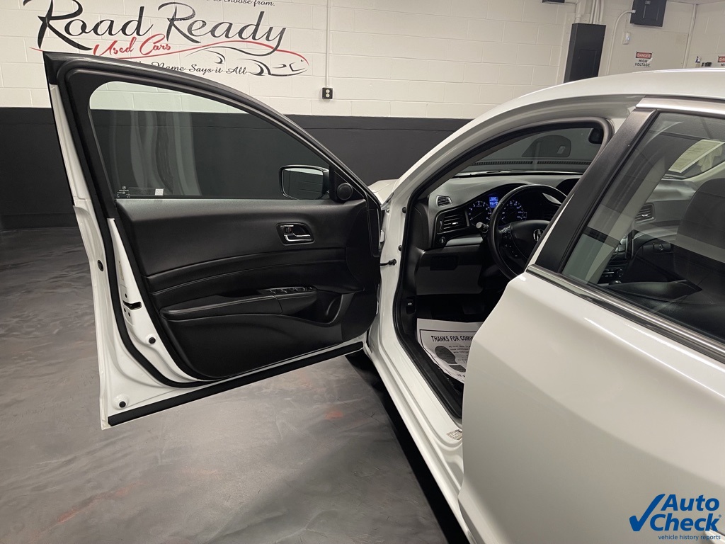 Vehicle image 19 of 64