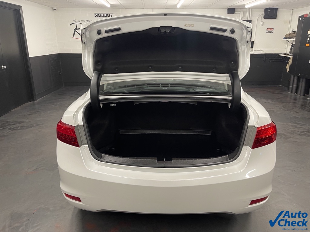 Vehicle image 12 of 64