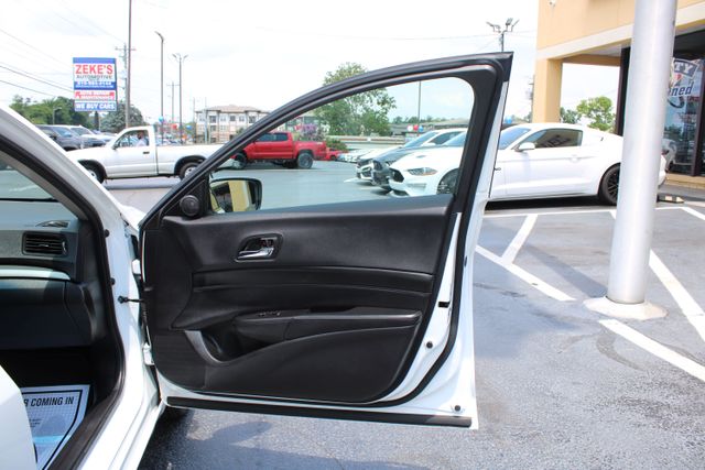Vehicle image 24 of 34