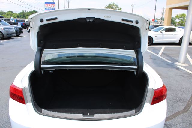 Vehicle image 10 of 34