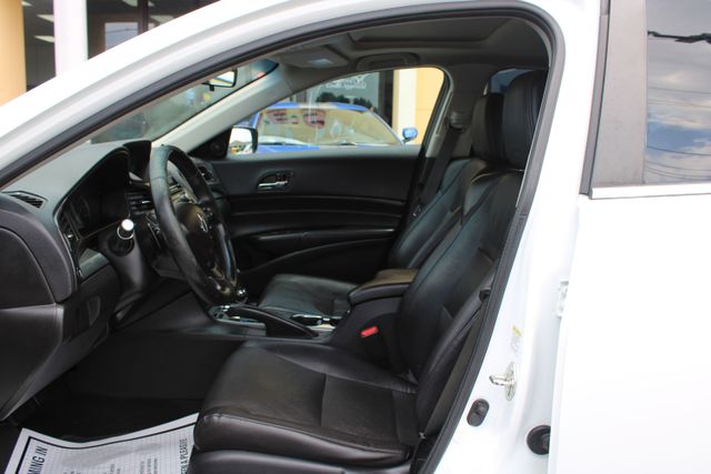 Vehicle image 13 of 34
