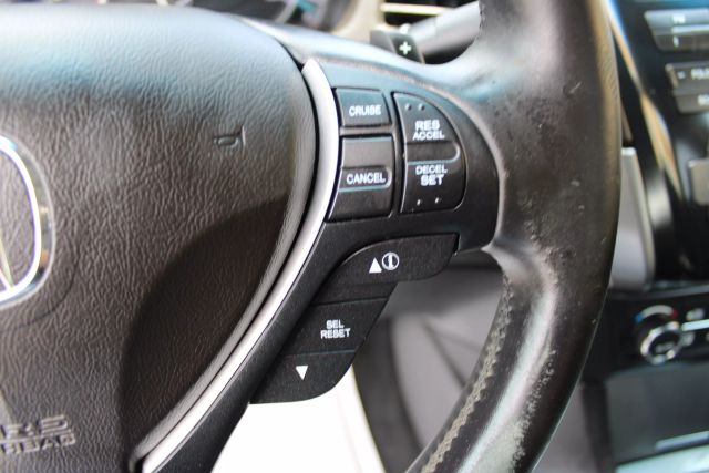 Vehicle image 27 of 34
