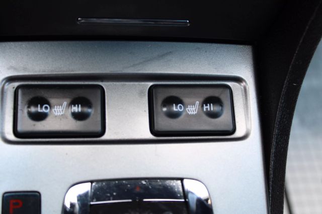 Vehicle image 25 of 34