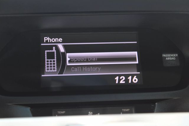 Vehicle image 32 of 34