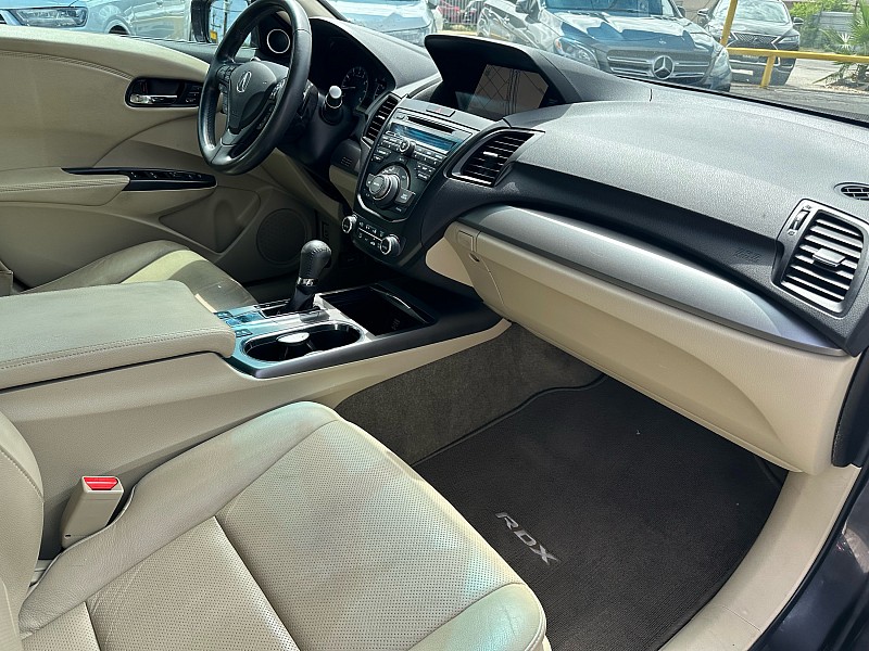 Vehicle image 14 of 32