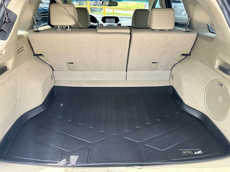 Vehicle image 8 of 32