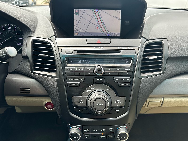 Vehicle image 21 of 32