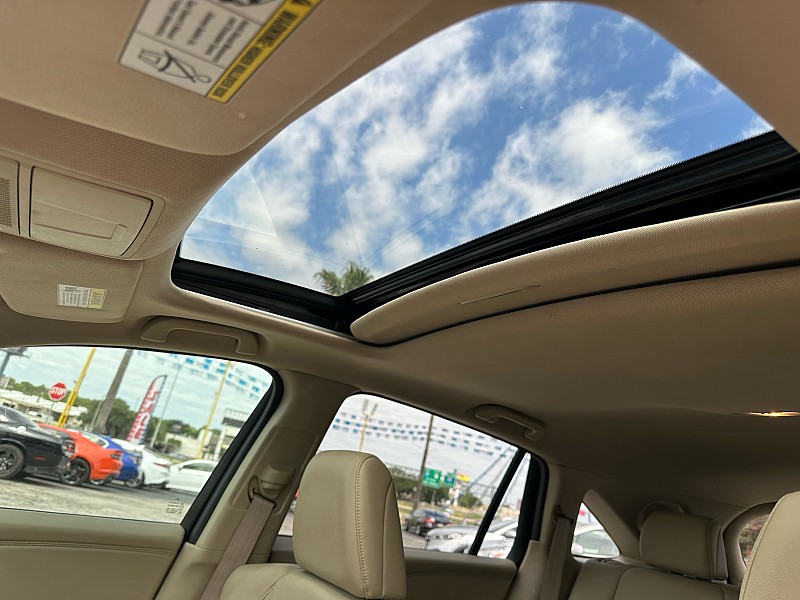 Vehicle image 16 of 32