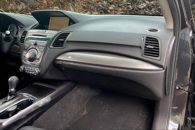 Vehicle image 14 of 32