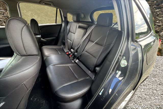 Vehicle image 10 of 32